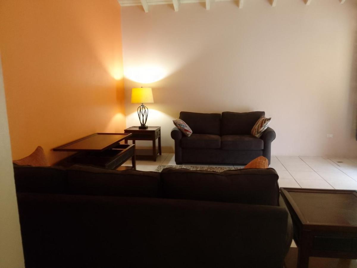Abigail'S Sunflower Entire 2 Bedroom Apt Wesley Will Eksteriør billede
