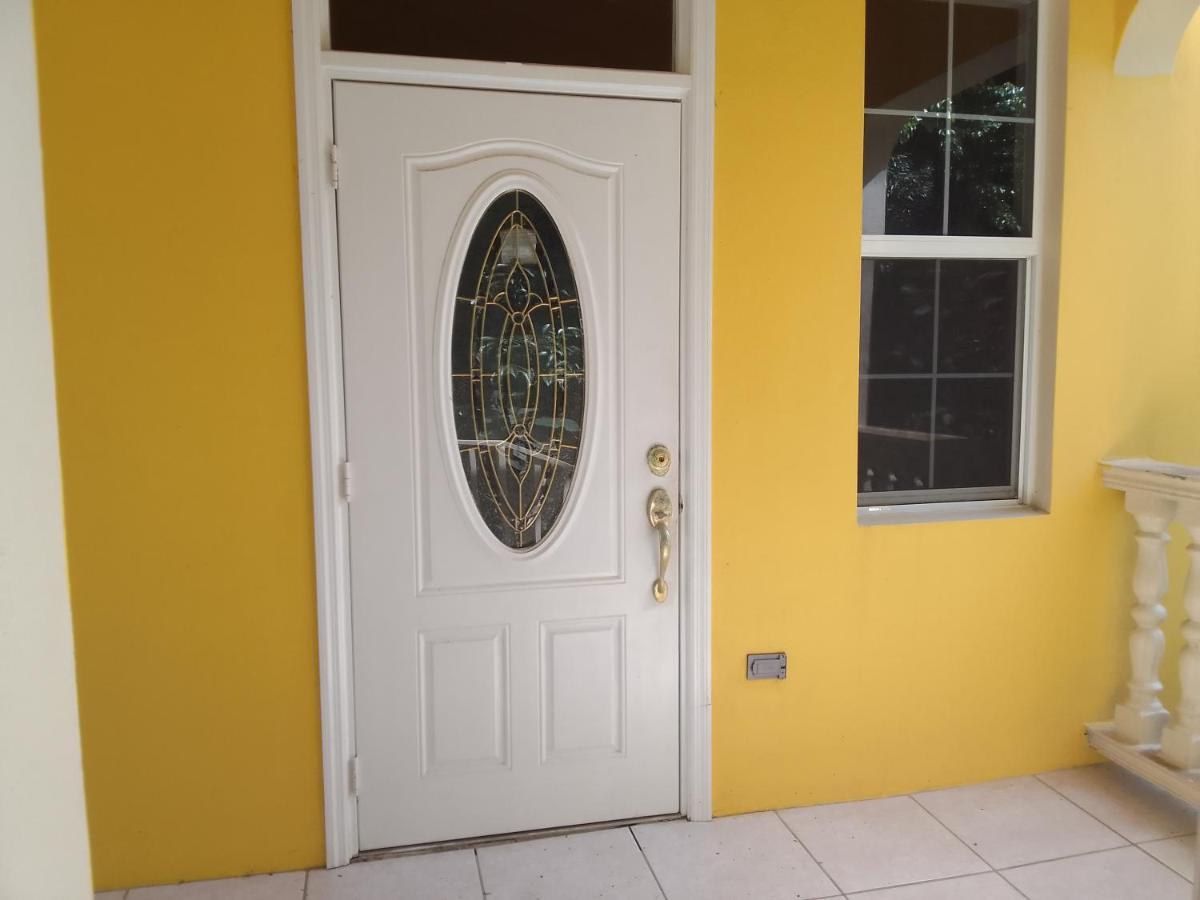 Abigail'S Sunflower Entire 2 Bedroom Apt Wesley Will Eksteriør billede